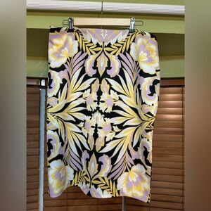 White House Black Market women’s size 14 skirt.